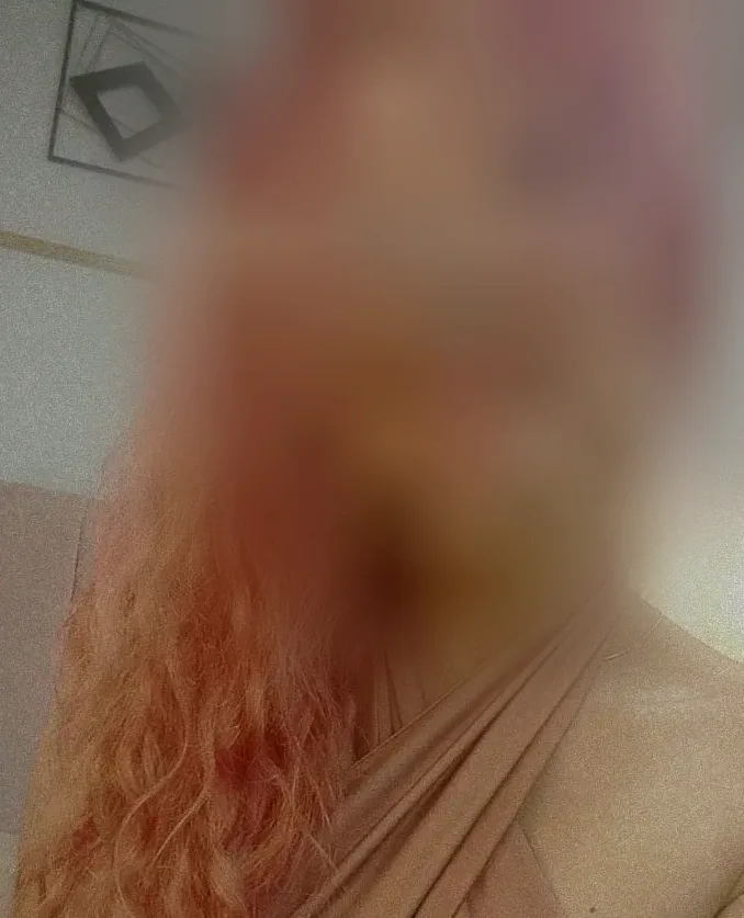 Elina, 27