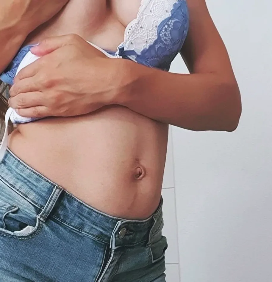 Julia, 28