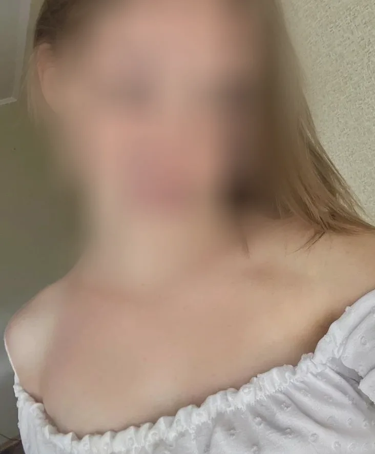 Laura, 34